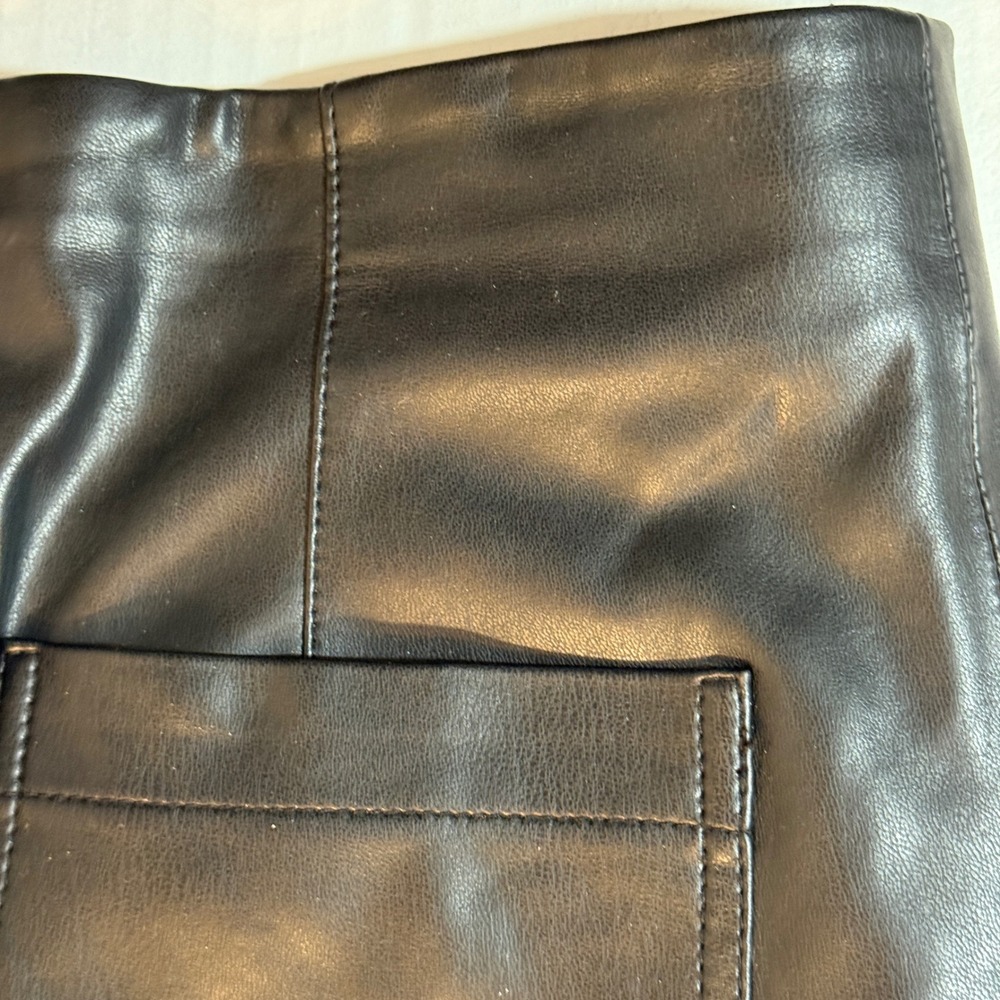 Veronica Beard Sz 8 pants Black Faux Leather High Waisted Wide Leg Crop Elegant - Picture 11 of 16
